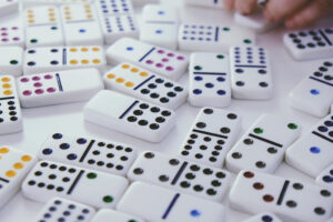 Hướng dẫn cách chơi domino cho người mới cơ bản dễ hiểu 2 Cách chơi domino